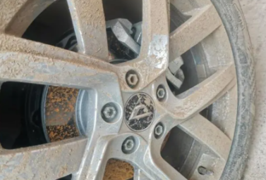 車輪轂里面圓盤生銹怎么辦？